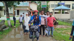 সাইকেলে চড়ে হজ করতে এবার মক্কার উদ্দেশ্যে বেলাবর সজিব