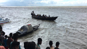 রাজশাহীতে পদ্মায় হঠাৎ উঁচু ঢেউ, ডুবে গেছে অন্তত ১৫টি নৌকা