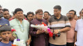 হেলিকপ্টার নিয়ে গ্রামে সম্ভাব্য মেয়র প্রার্থীর ভাই, ফুলেল শুভেচ্ছা ওসির