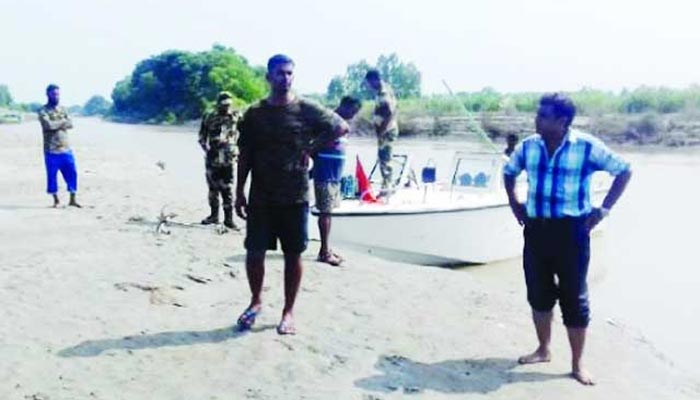 চারঘাটে আটক ভারতীয় জেলে কারাগারে চারঘাটে আটক ভারতীয় জেলে কারাগারে