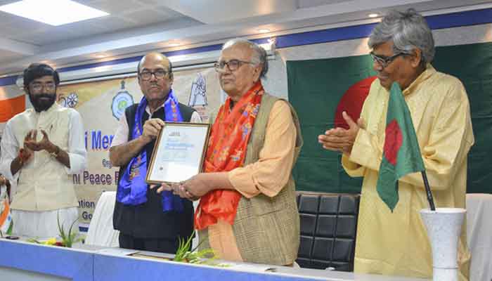 গান্ধী শান্তি পুরস্কার পেলেন রামেন্দু মজুমদার গান্ধী শান্তি পুরস্কার পেলেন রামেন্দু মজুমদার