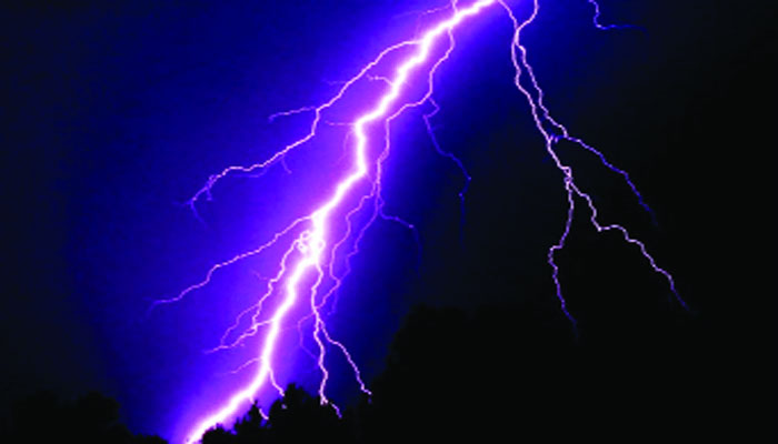 সাতক্ষীরায় বজ্রপাতে ২ জন নিহত