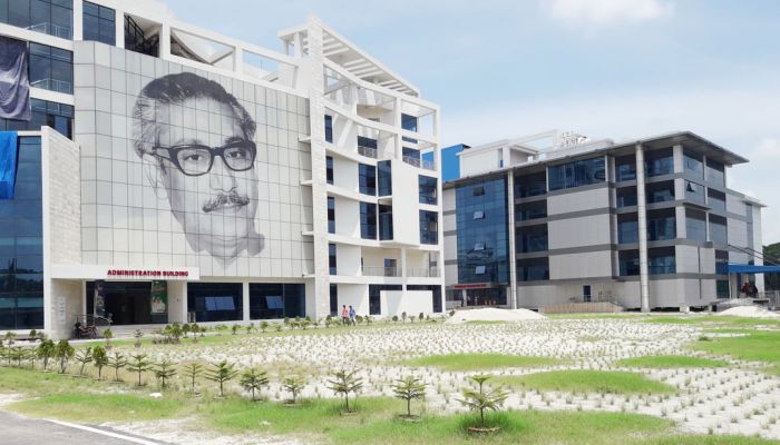 গোপালগঞ্জে জাতির জনকের ছবি ভাংচুর