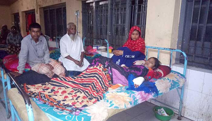 কবিরাজের অপচিকিৎসায় কিশোরীর হাতে পচন