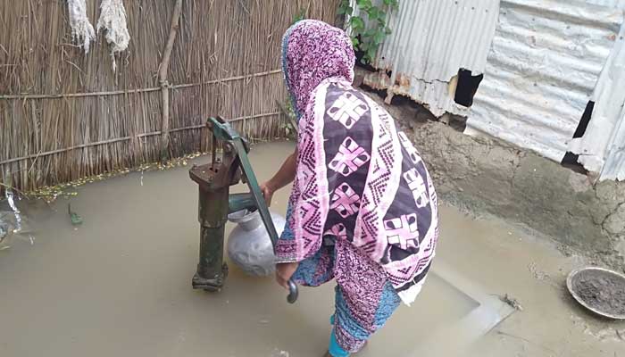 লালপুরে ৩ হাজার পরিবার পানিবন্দি