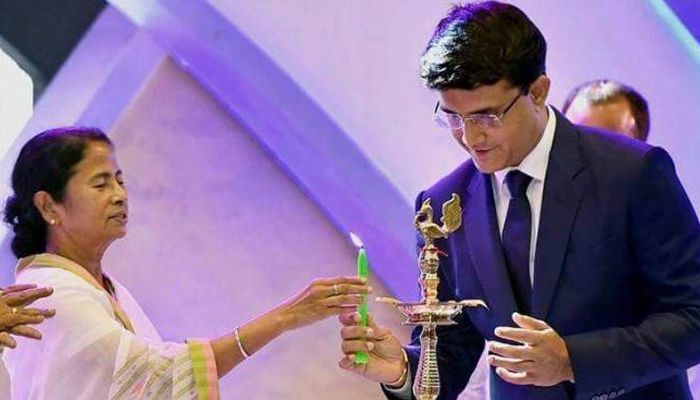 উনি আগে আমার দিদি, মমতা প্রসঙ্গে সৌরভ