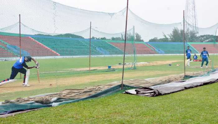 বরিশালে অনুশীলনে যুবা ক্রিকেটাররা