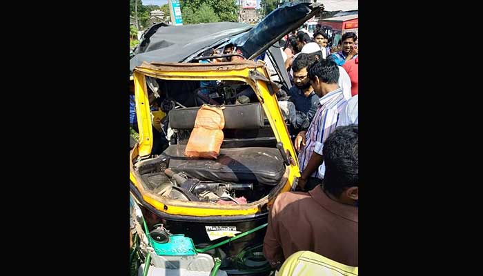 ট্রাক-টেম্পু সংঘর্ষে প্রাণ গেল মা-ছেলের