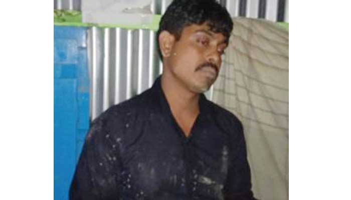 নারী কেলেঙ্কারির দায়ে নৌপুলিশ সদস্যকে গণপিটুনি, সাময়িক বরখাস্ত