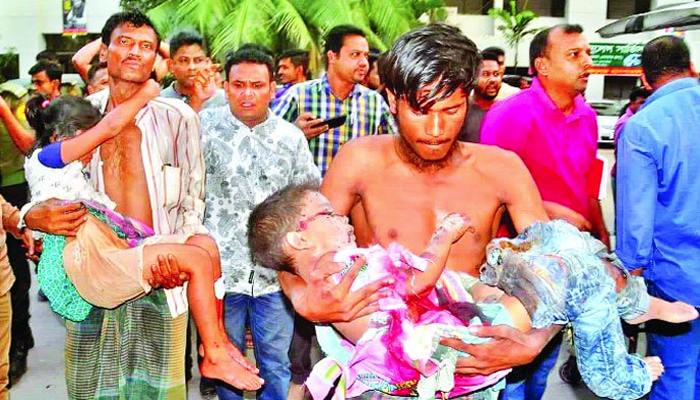 বিস্ফোরণের ঘটনায় মামলা, বেলুনবিক্রেতা গ্রেফতার