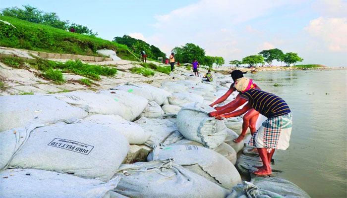 রাজশাহী শহর রক্ষা বাঁধে জনসাধারণের প্রবেশ বন্ধ
