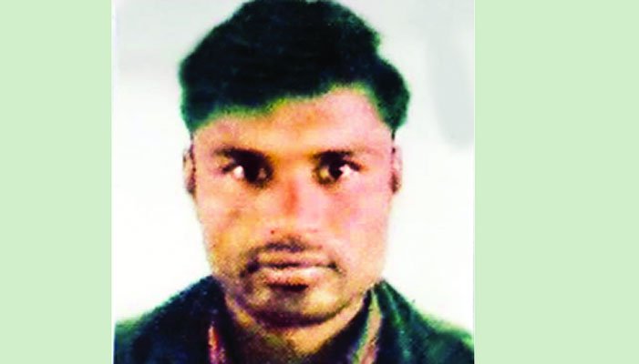 সিসি ক্যামেরা ঘেরা এসি নৌকায় বসবাস ইউনিয়ন যুবলীগ নেতার!