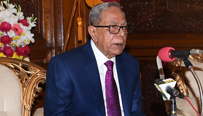 জনগণকে ভালোবাসতে শিখুন: জনপ্রতিনিধিদের রাষ্ট্রপতি
