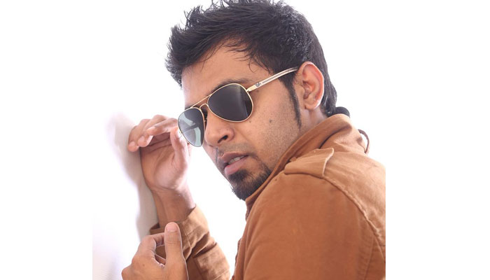 সমকাল লাইভে কণ্ঠশিল্পী আরফিন রুমি