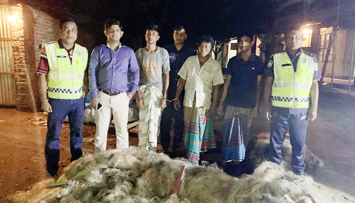 আড়াইহাজারে ইলিশ ধরার অভিযোগে ৩ জেলেকে কারাদণ্ড