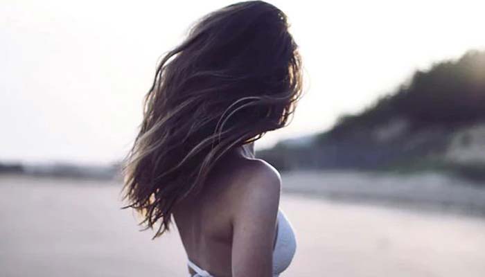 সৈকতে বিকিনি পরায় পর্যটক গ্রেফতার