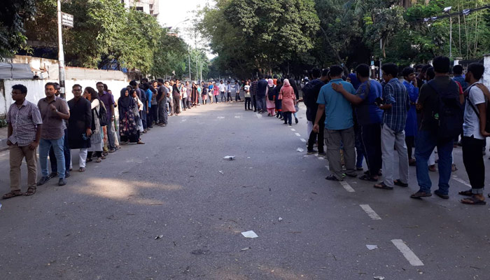 উপাচার্যের সঙ্গে বুয়েট শিক্ষার্থীদের বৈঠক শুরু