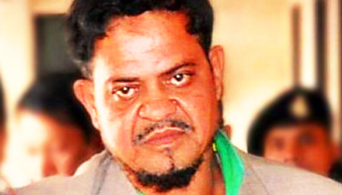 শহীদ কমিশনারের হাত থেকে বাঁচতে চান আসমা