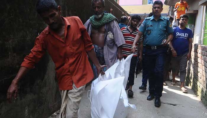 চট্টগ্রামে ঘরে বাবা-মেয়ের গলা কাটা লাশ