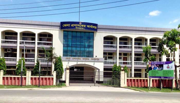 এবার দিনাজপুরের ডিসির বিরুদ্ধে যৌন নির্যাতনের অভিযোগ