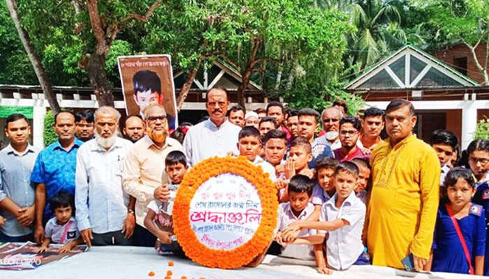 শেখ রাসেলের জম্মদিনে বঙ্গবন্ধুর সমাধিতে ফুলেল শ্রদ্ধা