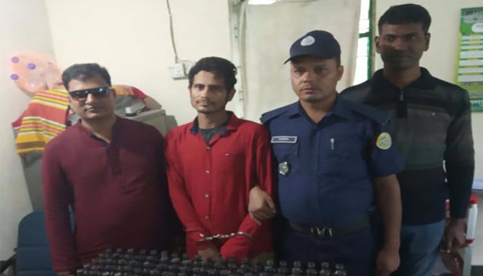 গৌরনদীর শীর্ষ সন্ত্রাসী বেলায়েত গ্রেপ্তার