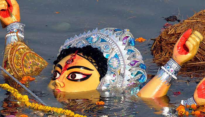 প্রতিমা বিসর্জনের সময় নদীতে পড়ে যুবকের মৃত্যু