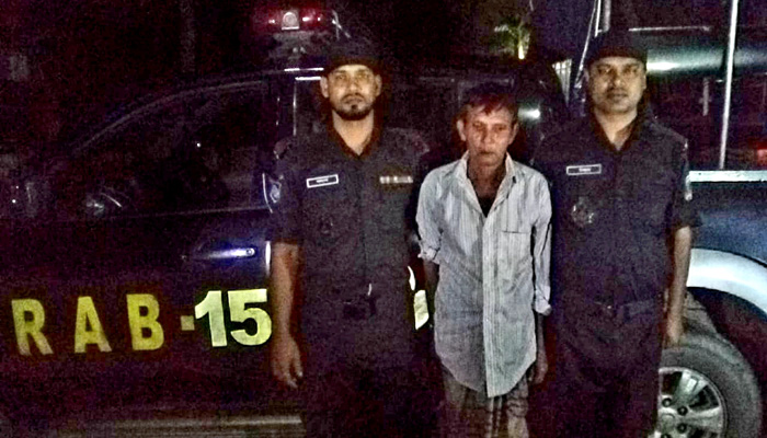 টেকনাফে ইয়াবাসহ মাদক ব্যবসায়ী আটক