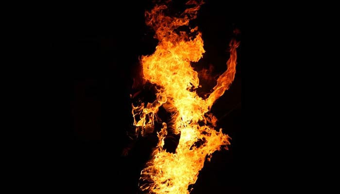 নিজের গায়ে আগুন দিলেন সিরীয় কুর্দি