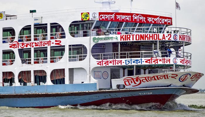 সদরঘাটে লঞ্চের ভেতরে ক্যান্টিন বয়কে কুপিয়ে হত্যা