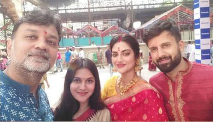 পূজায় সৃজিতের সঙ্গী মিথিলা
