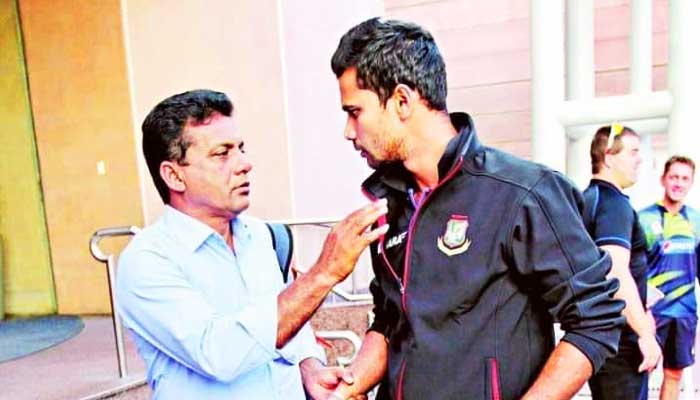 মাশরাফির বাবা অসুস্থ, সিএমএইচে ভর্তি
