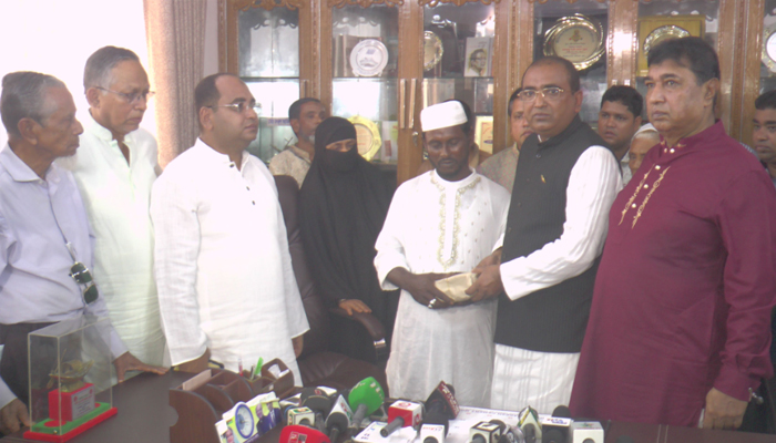 ভোলায় নিহত ৪ জনের পরিবারকে আর্থিক সহায়তা