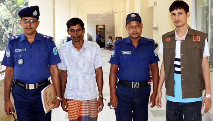 মাকে খুনে পিতার সহযোগী ছেলে