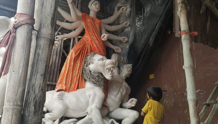 যেখানে হিন্দুদের জন্য পূজার আয়োজন করে মুসলমানরা