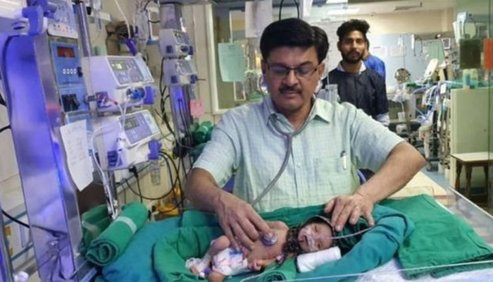 এখনও মৃত্যুঝুঁকিতে কবর থেকে উদ্ধার হওয়া সেই নবজাতক!