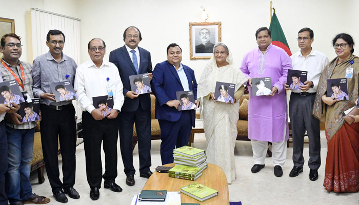 শেখ রাসেলের ওপর স্মারক গ্রন্থের মোড়ক উন্মোচন করলেন প্রধানমন্ত্রী