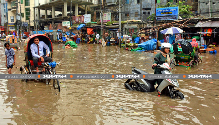 শরতের বৃষ্টিতে জলাবদ্ধতায় দুর্ভোগ