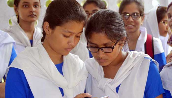 ষষ্ঠ শ্রেণিতেও স্কুলে বেতন দিতে হবে না শিক্ষার্থীদের