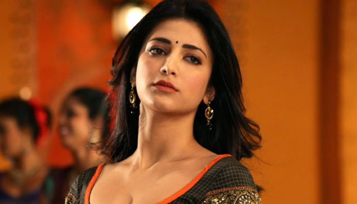 অধিকার আদায়ে সোচ্চার শ্রুতি হাসান