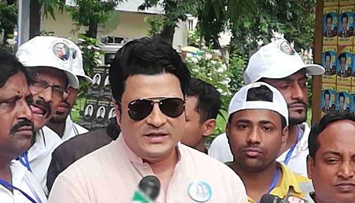 এফডিসিতে কড়া নিরাপত্তায় খুশি ফেরদৌস