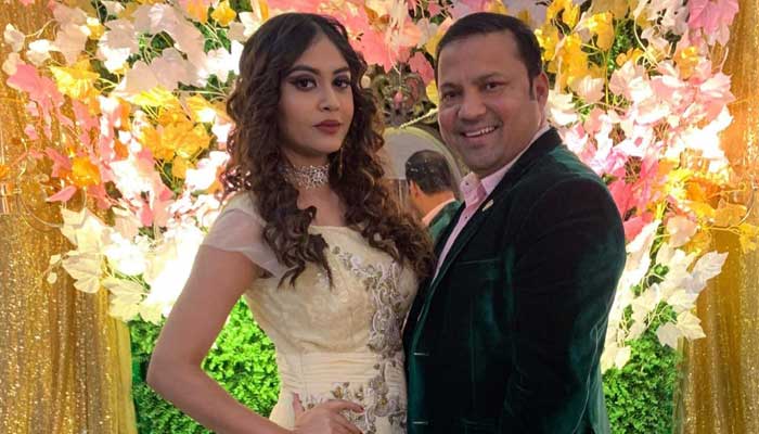 সিদ্দিককে ডিভোর্স দিচ্ছেন মিম