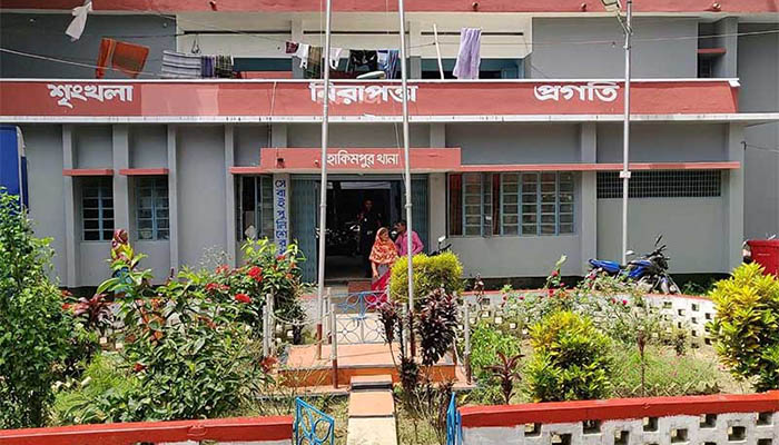 দিনাজপুরে একই থানার ওসিসহ ১৬ জন বদলি