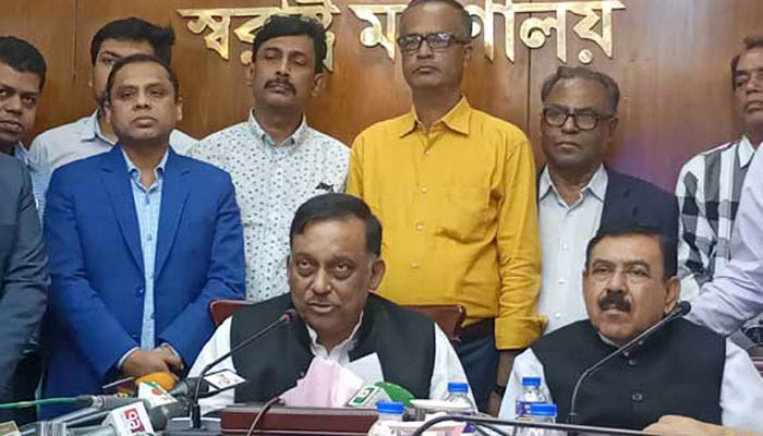 নতুন সড়ক পরিবহন আইনে সাজা কমানোর প্রশ্নই আসে না: স্বরাষ্ট্রমন্ত্রী