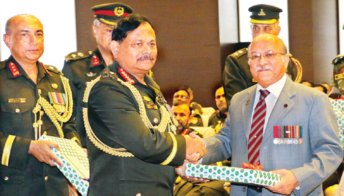 স্বাধীনতাযুদ্ধে খেতাবপ্রাপ্ত সেনা সদস্যদের সংবর্ধনা