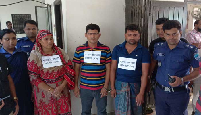 ইয়াবাসহ মহিলা ইউপি সদস্য গ্রেফতার