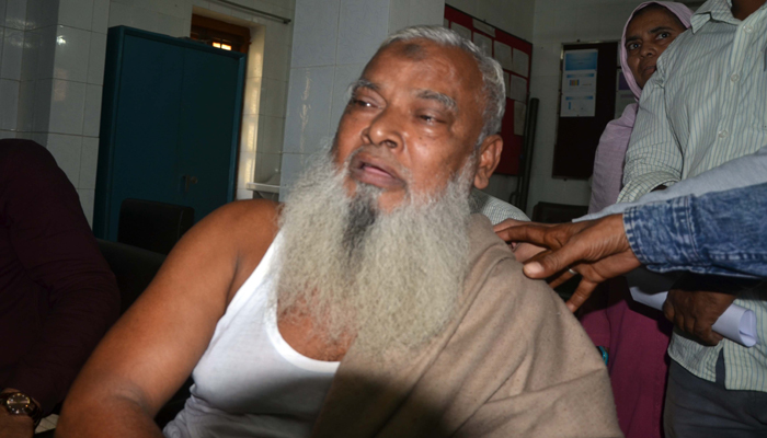 নামাজরত মুয়াজ্জিনের ওপর হামলা