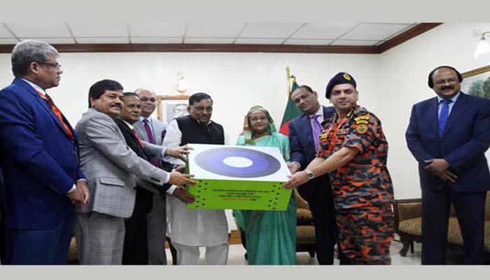 দমকল বাহিনীর কাছে ৩টি অগ্নিনিরোধক ফায়ার কুশন হস্তান্তর প্রধানমন্ত্রীর