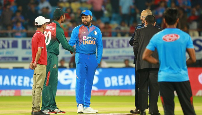 টস জিতে বোলিংয়ে বাংলাদেশ, একাদশে মিঠুন