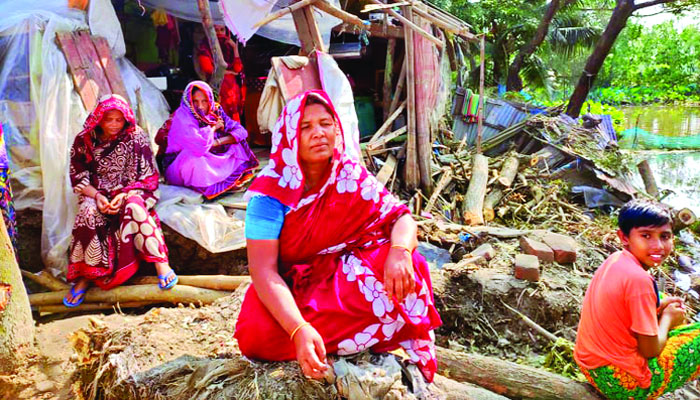 ত্রাণ নয়, গাবুরাবাসী চায় বাঁধ ও সুপেয় পানি